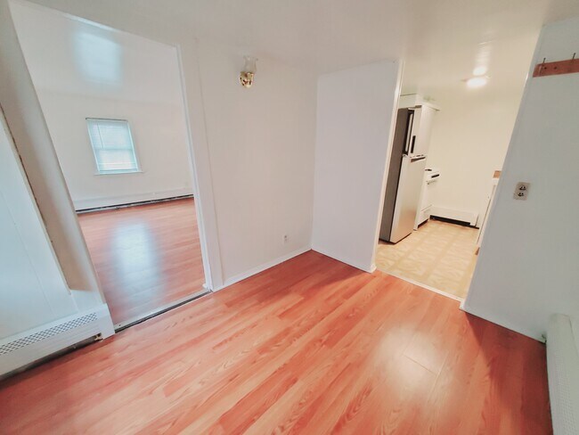 Foto del edificio - 162 Lockwood Ave