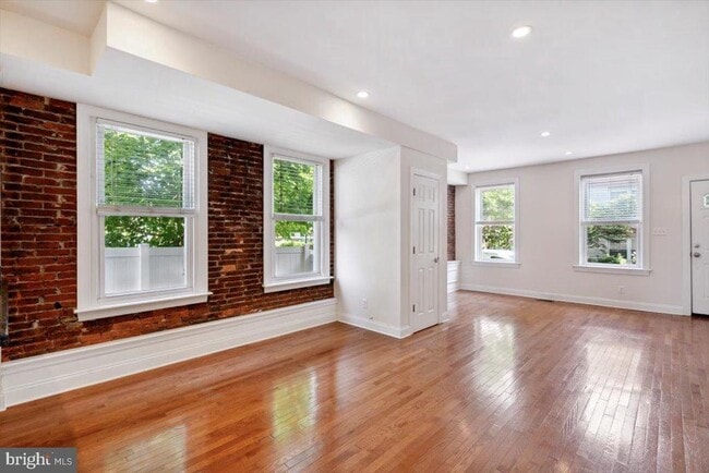 Foto del edificio - 220 S Matlack St