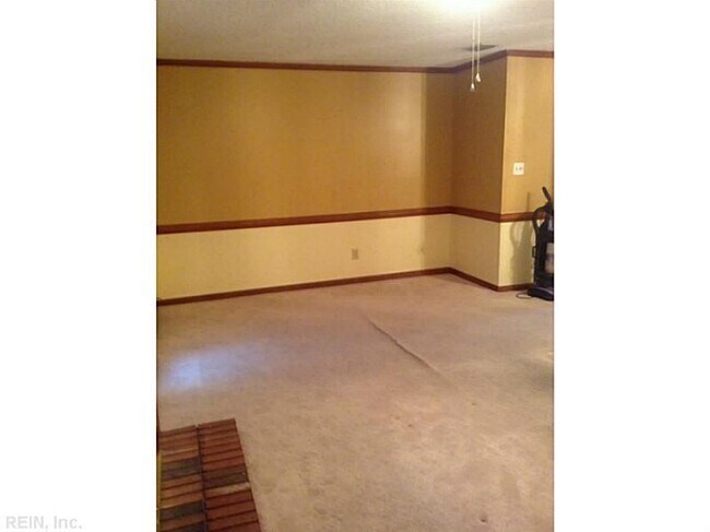 Foto del edificio - 1240 Basswood Ct