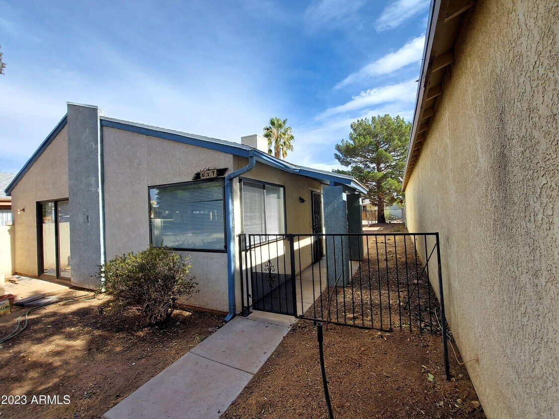 617 S Vía Entrada, Sierra Vista, AZ 85635 Townhome Rentals in Sierra