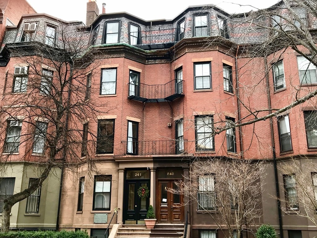 Primary Photo - 241 Beacon St