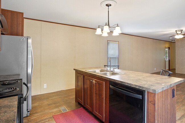 Building Photo - 15494 N Paradise Park Ln