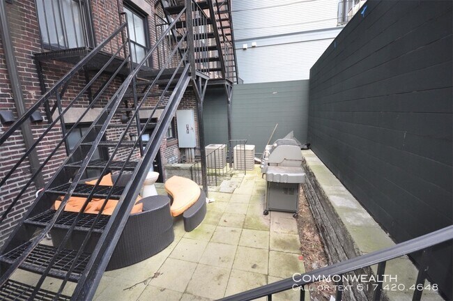 Building Photo - South End 2 bed NO FEE July 1