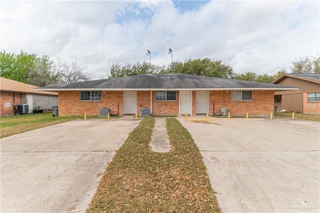 Foto del edificio - 3415 N Kenyon Rd