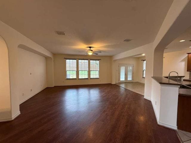 Building Photo - 305 Moonlight Dr