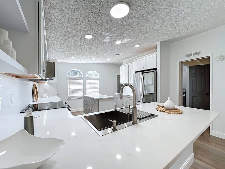 Foto principal - 1942 NW 46th Ave