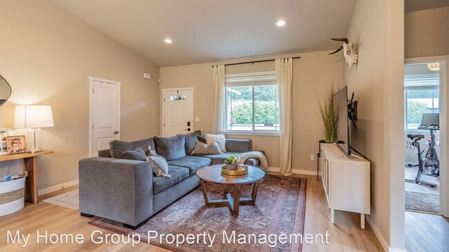 Foto del edificio - 3 br, 2 bath House - 35806 60th Ave S