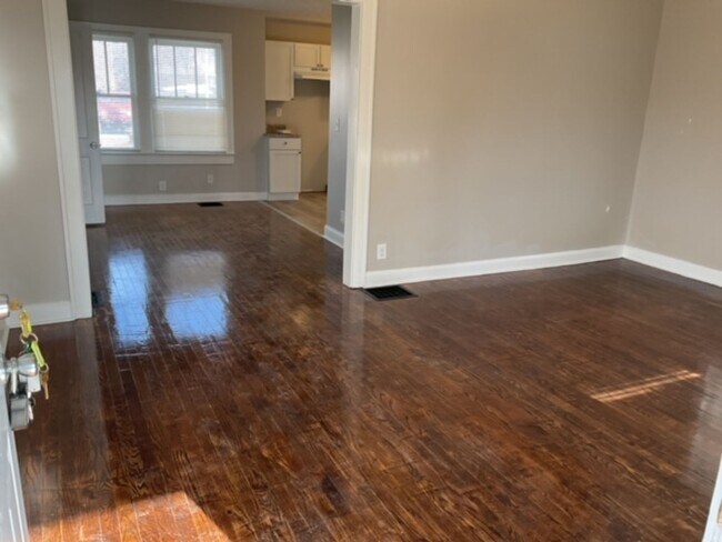 Foto del edificio - 1534 E 34th St