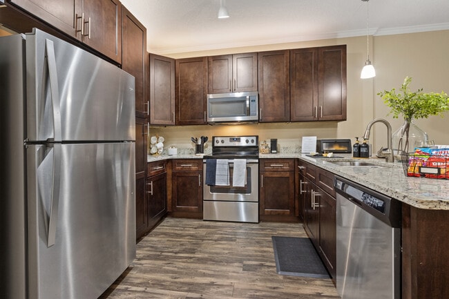 Building Photo - The Oasis at Lake Bennet