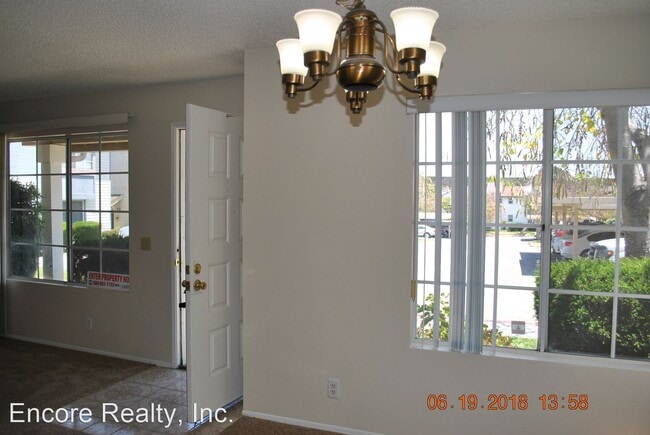 Building Photo - 3 br, 2.5 bath House - 1889 Manzana Way