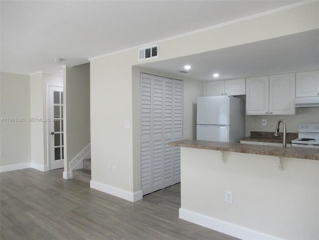 Building Photo - 6825 SW 45th Ln