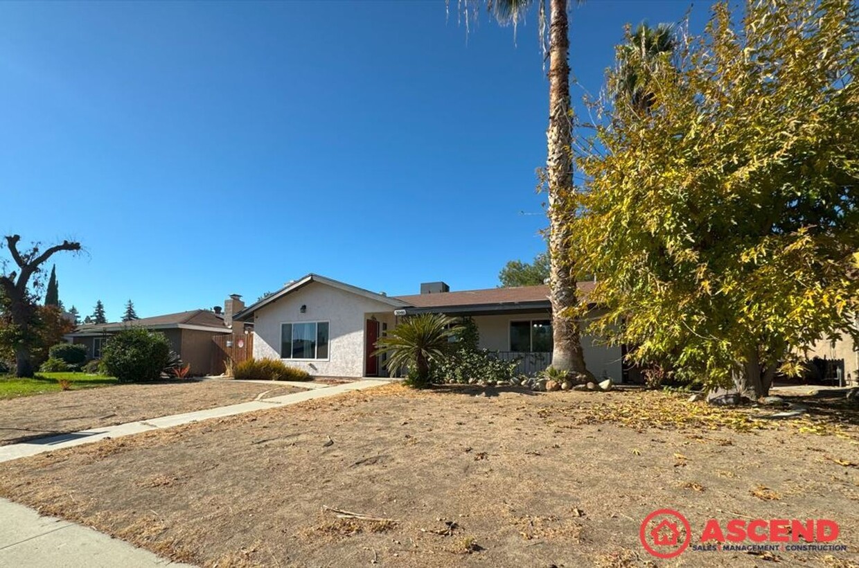 Primary Photo - Stunning Home in Southwest Bakersfield!