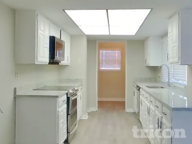 Building Photo - 3314 Sam Rayburn Run