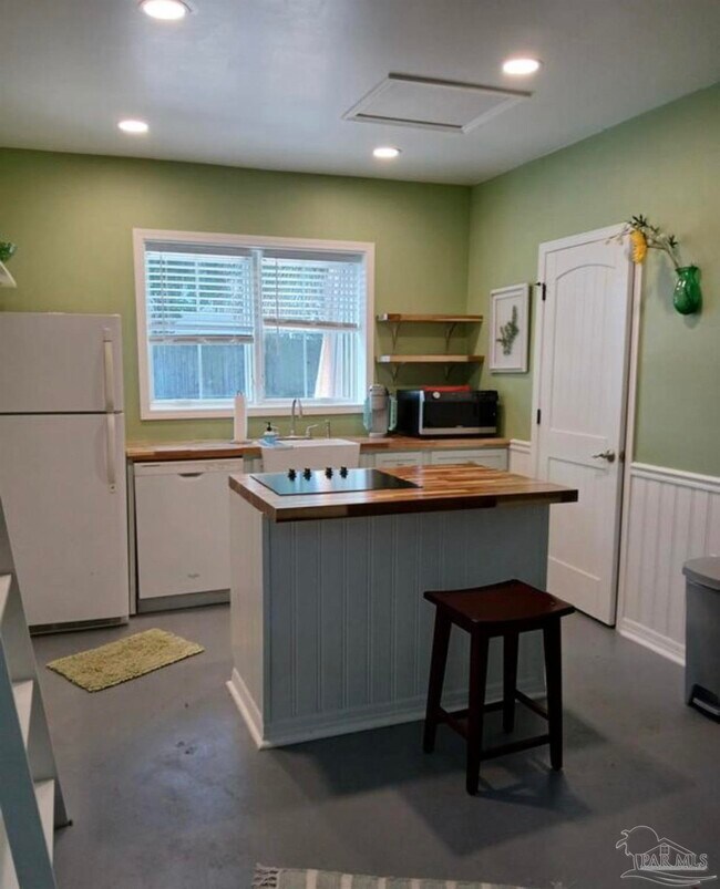 Building Photo - 4150 La Borde Ln