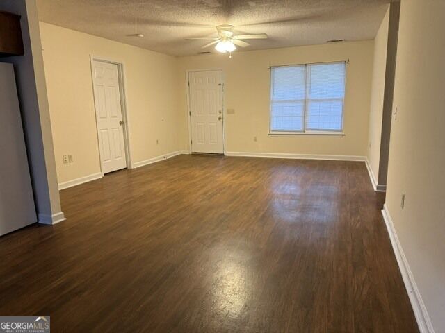 Building Photo - 303 Aldred Ave
