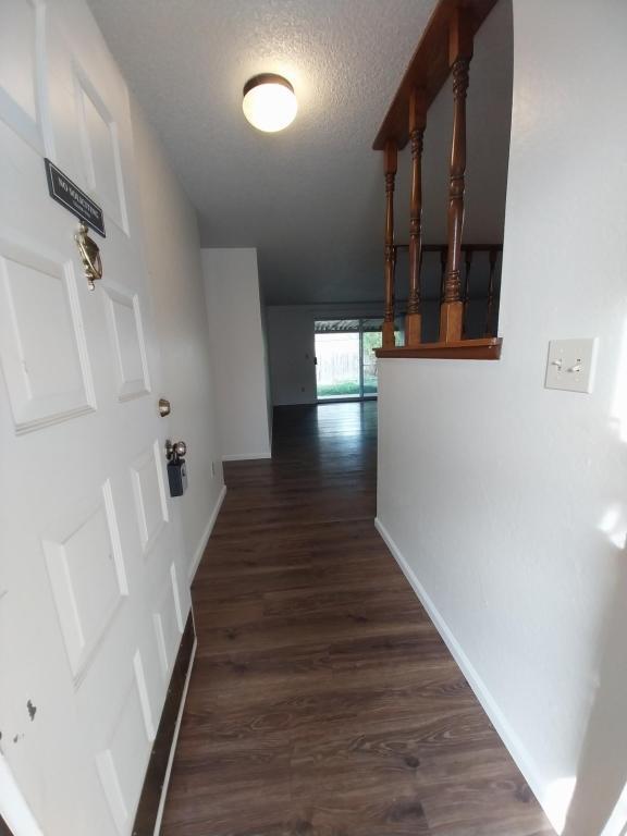 Building Photo - 716 NE 12th St