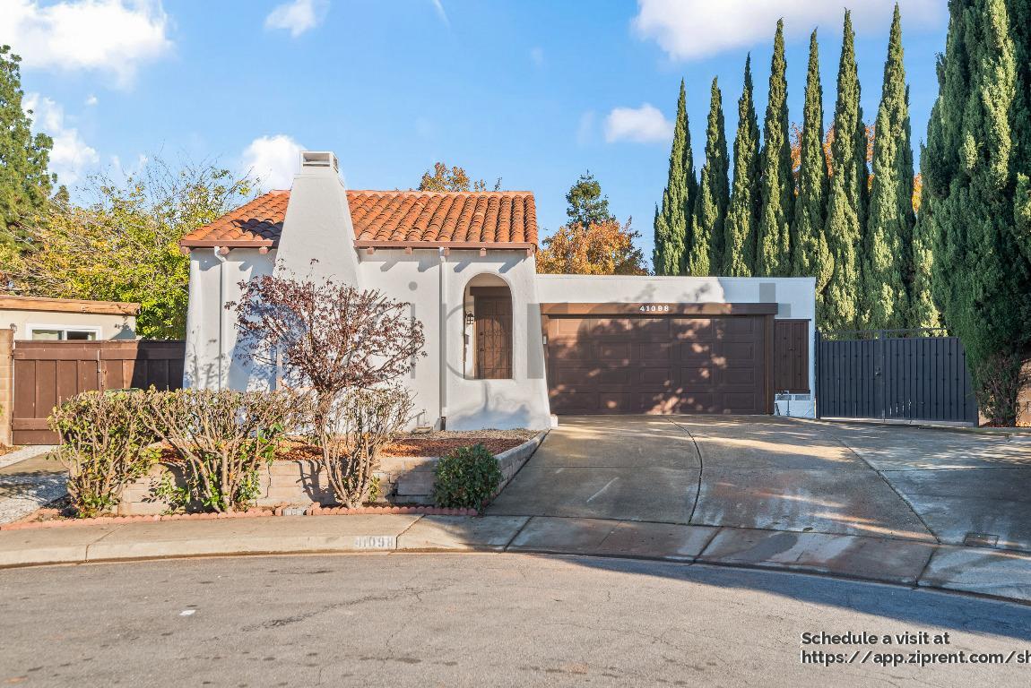 Primary Photo - 41098 Bairo Ct