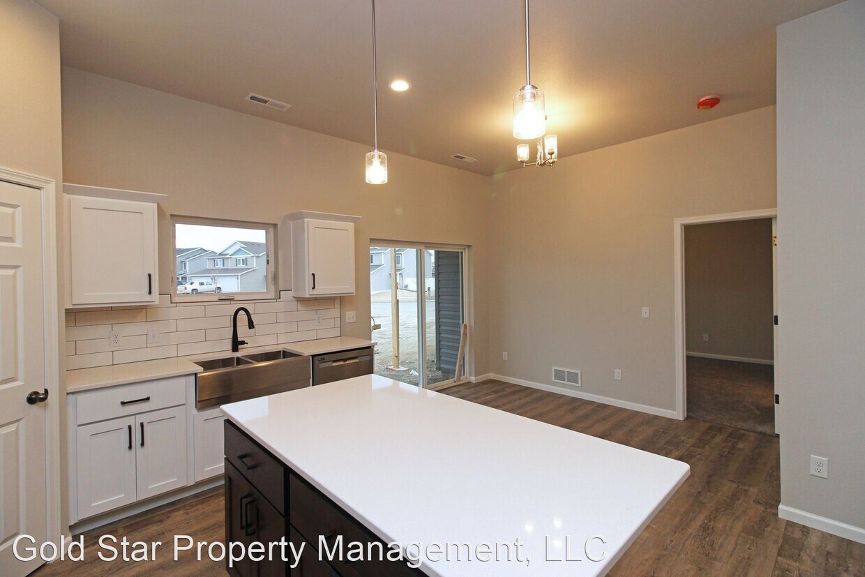 3831 Lillian Ct SE, Mandan, ND 58554 House Rental in Mandan, ND