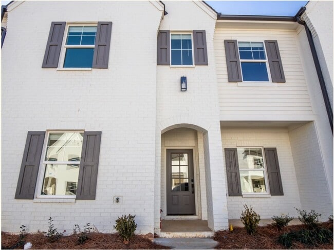 Building Photo - 703 Southview Dr