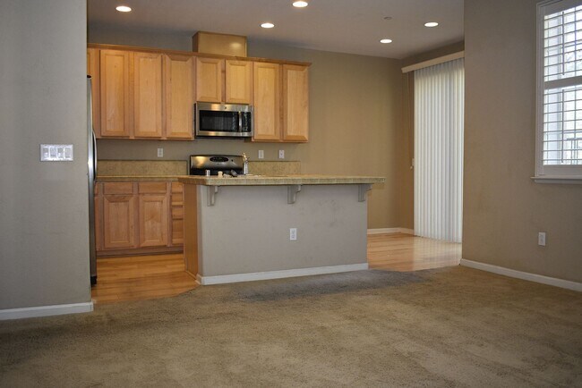 Building Photo - 2103 Ferry Cir