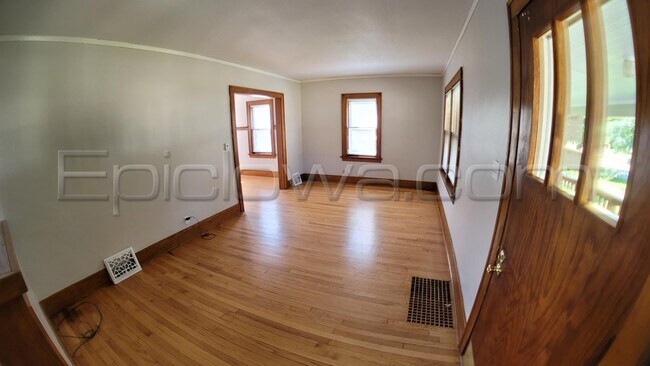 Foto del edificio - 1112 Maplewood Dr NE