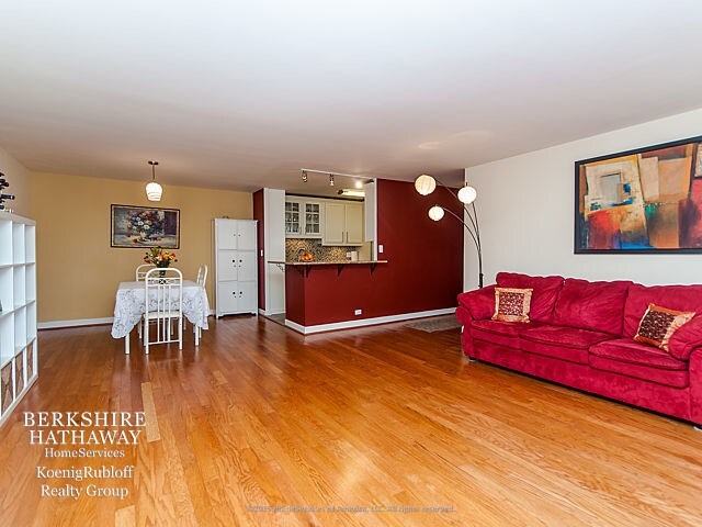 Foto del edificio - 2626 N Lakeview Ave
