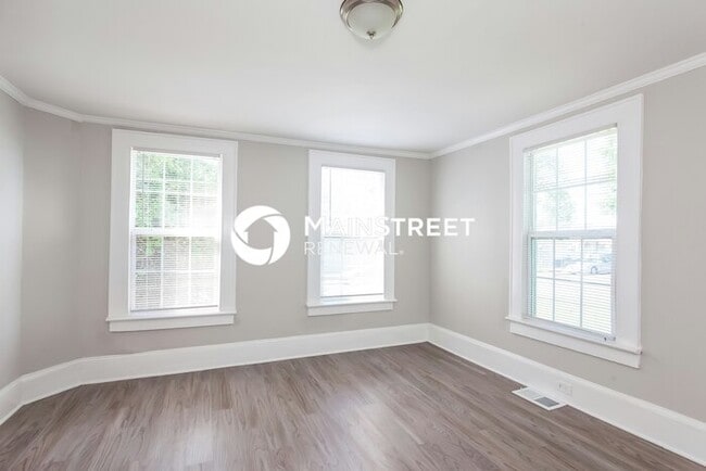 Foto del edificio - 4 Bedroom Pet-Friendly Home in Charlotte, ...