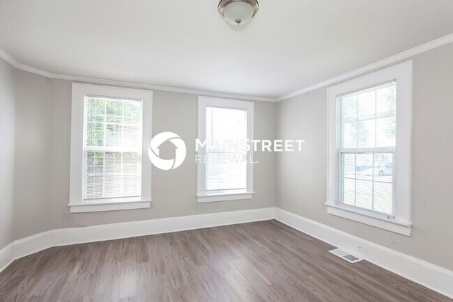 Foto del edificio - 4 Bedroom Pet-Friendly Home in Charlotte, NC with Main Street Renewal