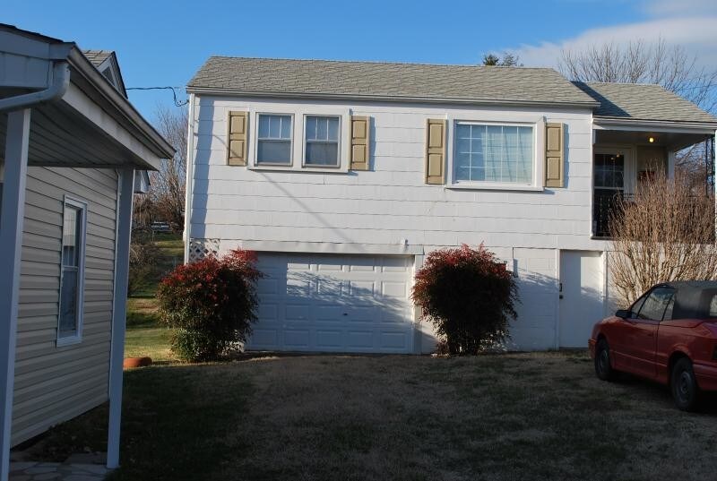 Primary Photo - 708 Forest Street
