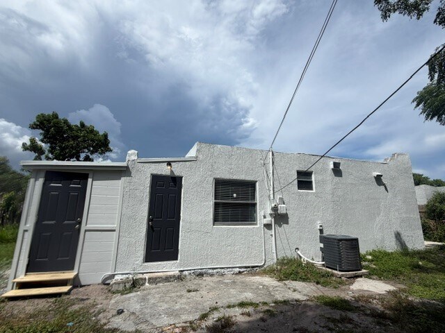 Building Photo - 516 Revere Rd