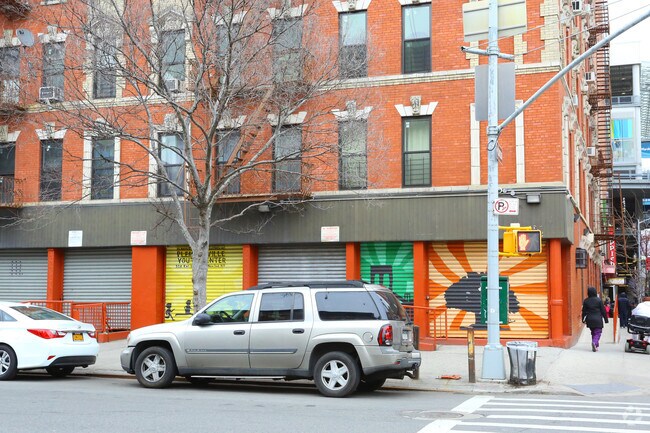 Foto del edificio - 320-322 Pleasant Ave