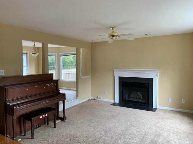 Building Photo - 100 Westwind Ct