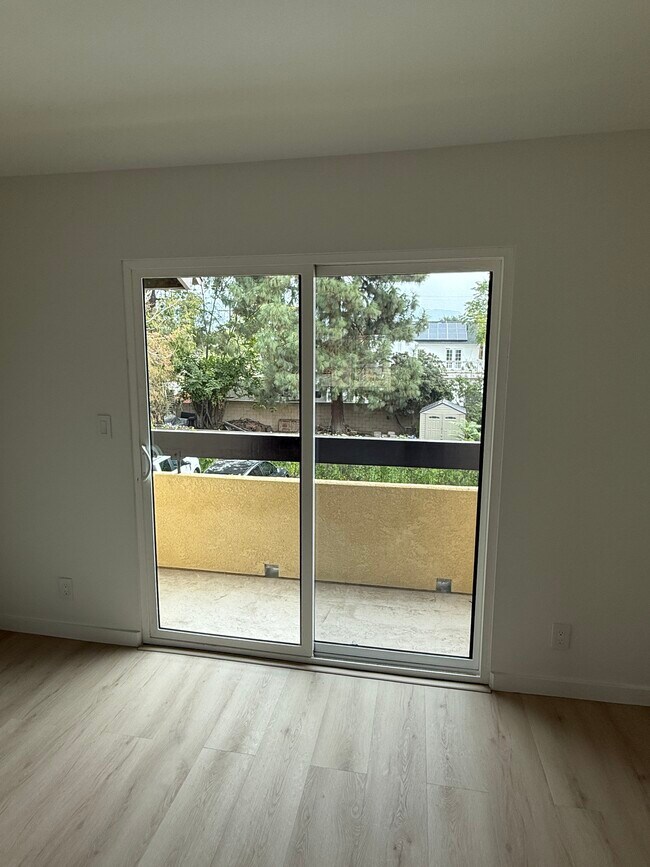 Foto del edificio - 14818 Astoria St