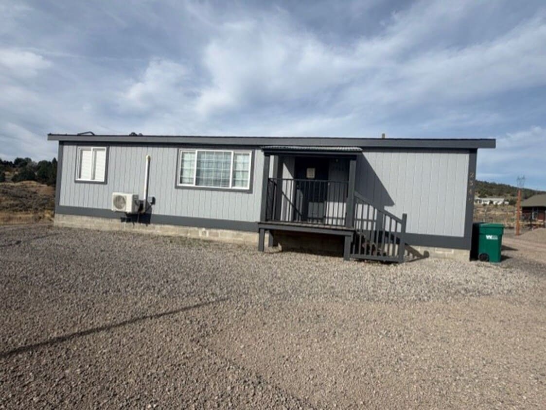 Primary Photo - 2346 Frontage Rd