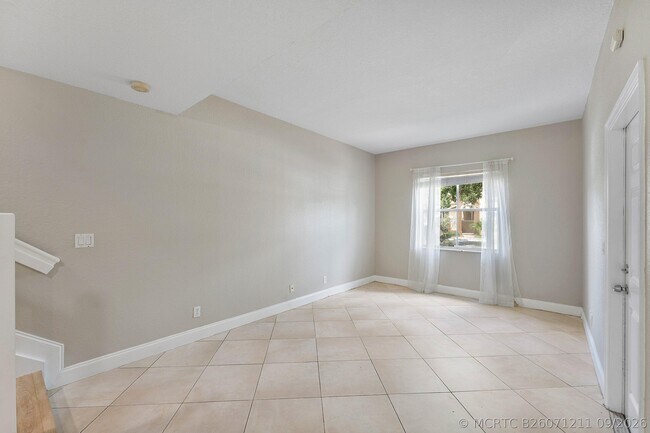 Foto del edificio - 2896 Hidden Hills Rd