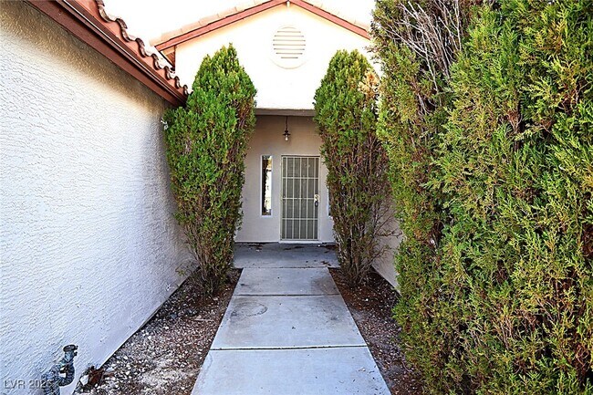 Foto del edificio - 425 Don Fernando Circle