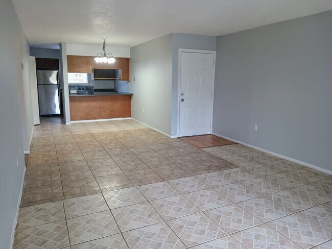 Foto del edificio - Grove Park Condo