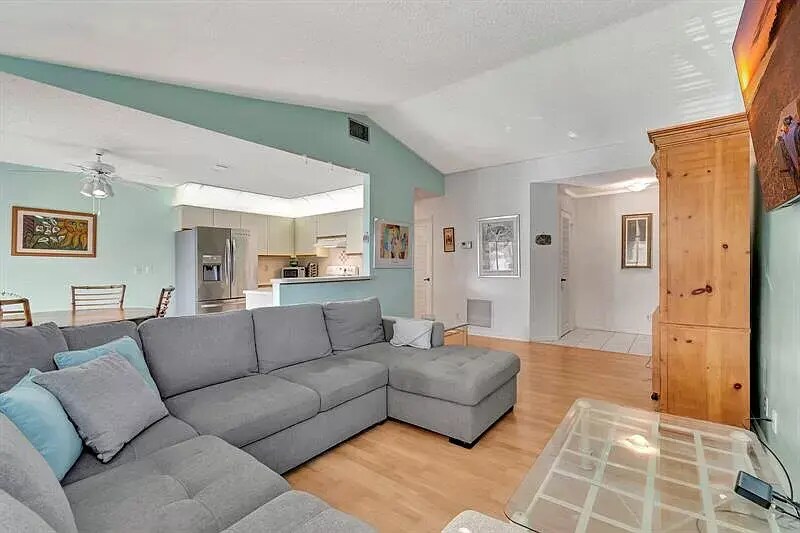 Foto principal - 10126 Mangrove Dr