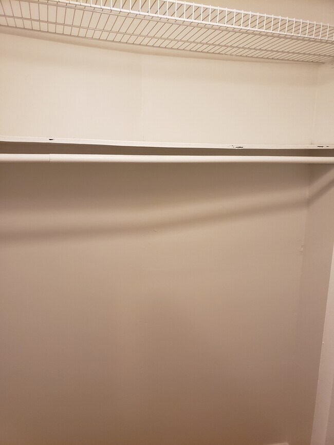 Building Photo - 199 Strathmore Rd