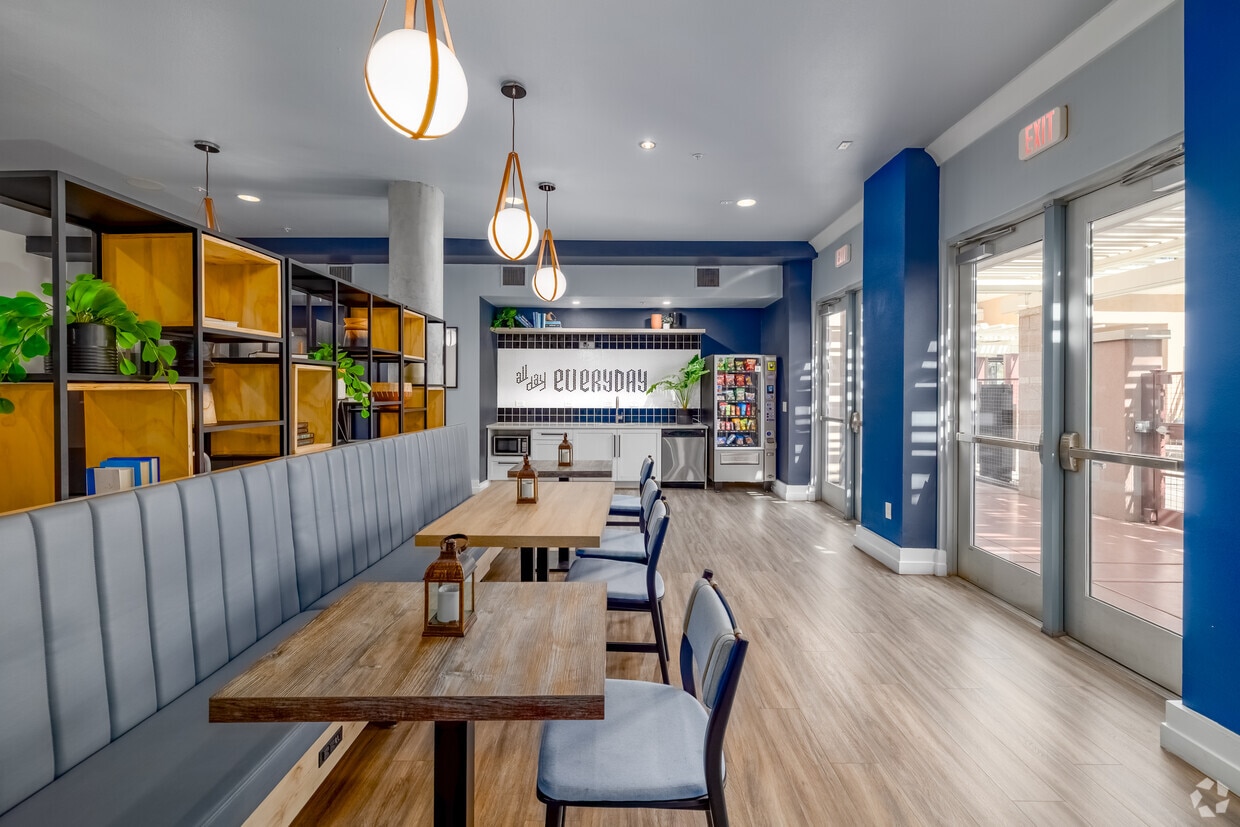 Clubhouse - The District on 5th