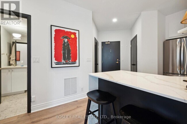 Photo du bâtiment - 980-980 Yonge St