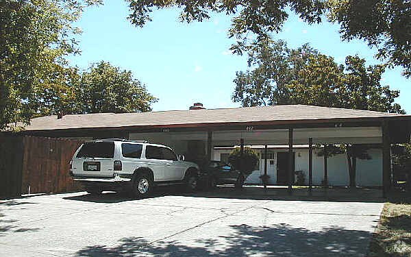Primary Photo - 440 Goya Dr