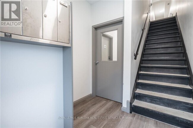 Photo du bâtiment - 36 Grant Ave