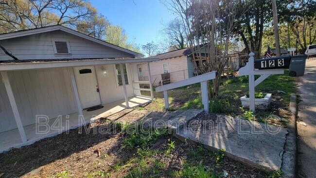 Building Photo - 123 Ward St