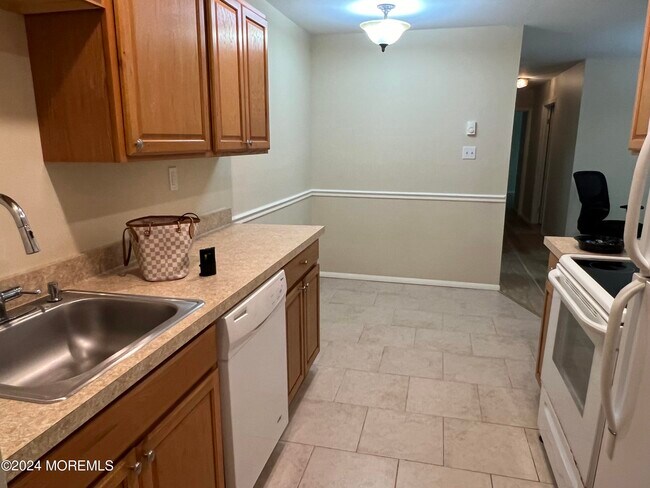 Foto del edificio - 58 Amberly Dr