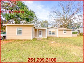 Building Photo - 7206 Tangerine Ave