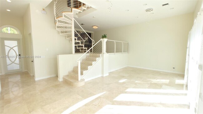 Building Photo - 3922 NE 171 St