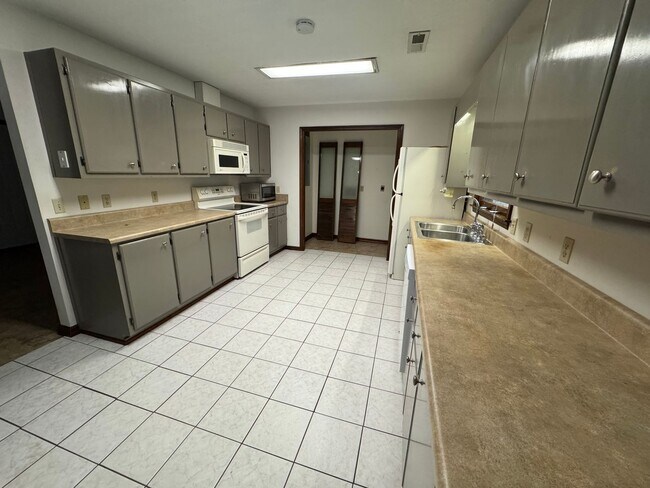 Foto del edificio - 3 Bedrooms, 2 Bathrooms - Home in Lindale!