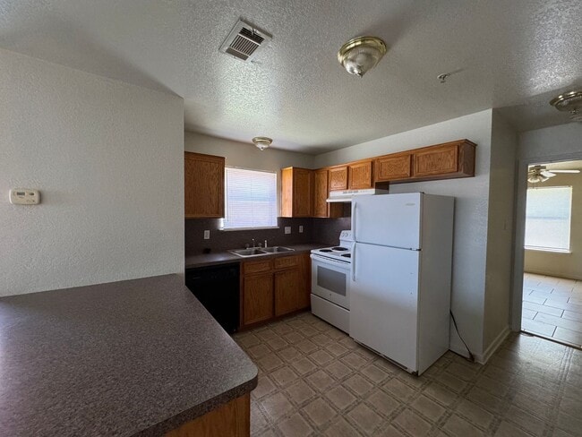 Building Photo - 1106 Lansberry Ct