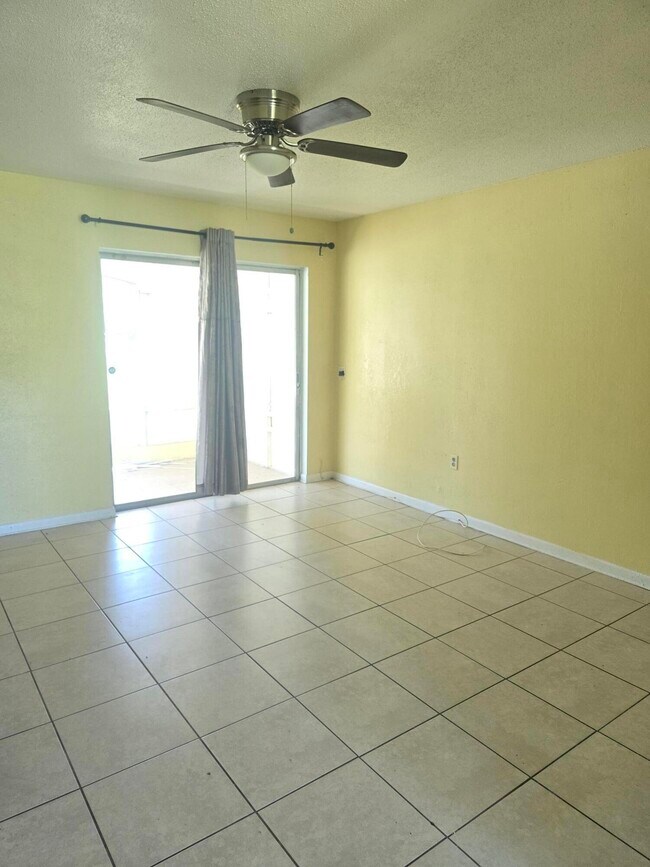 Foto del edificio - 3751 NW 36th St